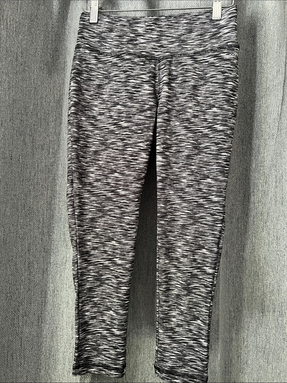 Jockey Black & White Space-Dye Capris